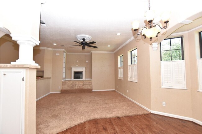 Foto del edificio - 405 Mc Kinney Ln