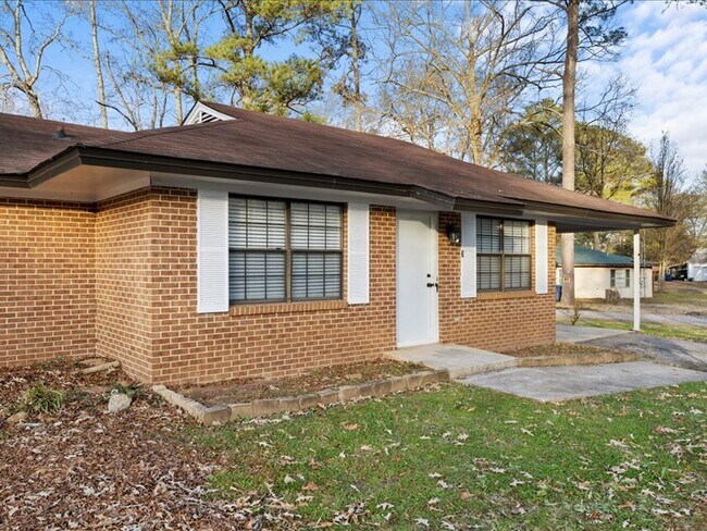 Building Photo - 801 4th Ave E