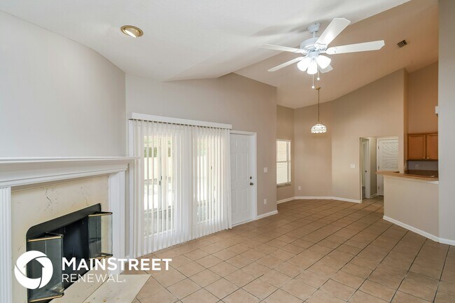 Building Photo - 579 Charles Pinckney St