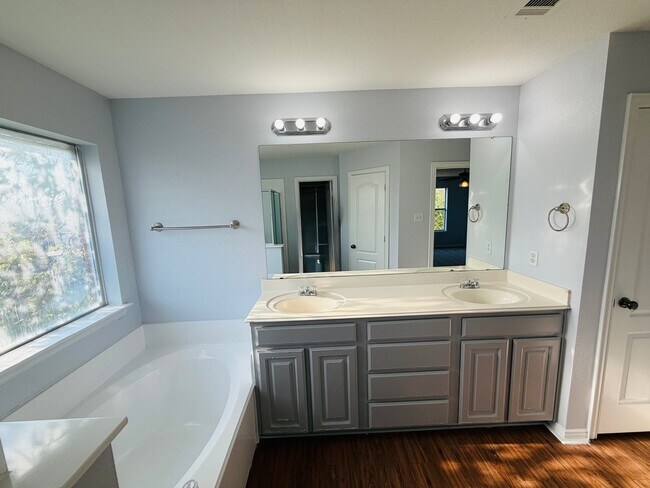 Building Photo - 5713 Swords Dr