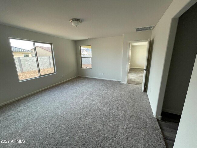 Building Photo - 2029 E Velvet Pl