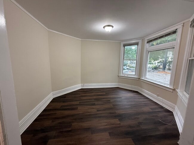 Foto del edificio - 2144 W Montrose Ave