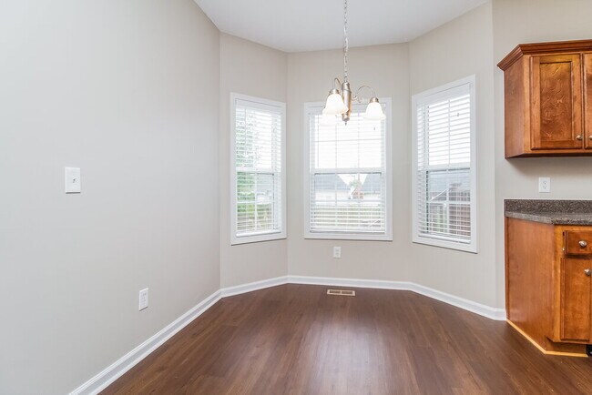 Foto del edificio - 3411 Wellington Pl