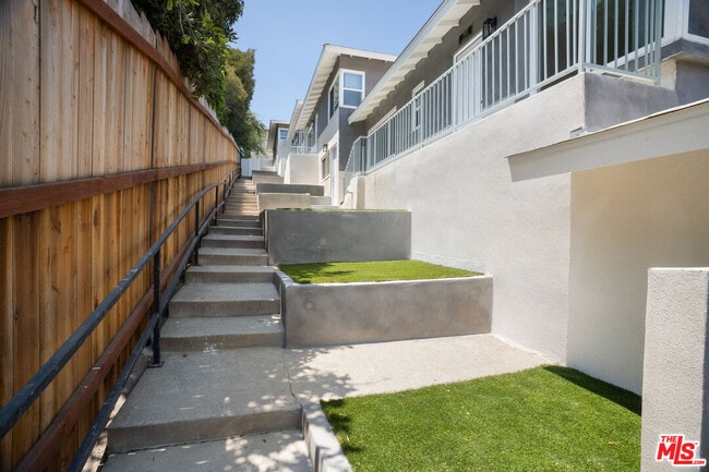 Building Photo - 7127 Ramsgate Ave