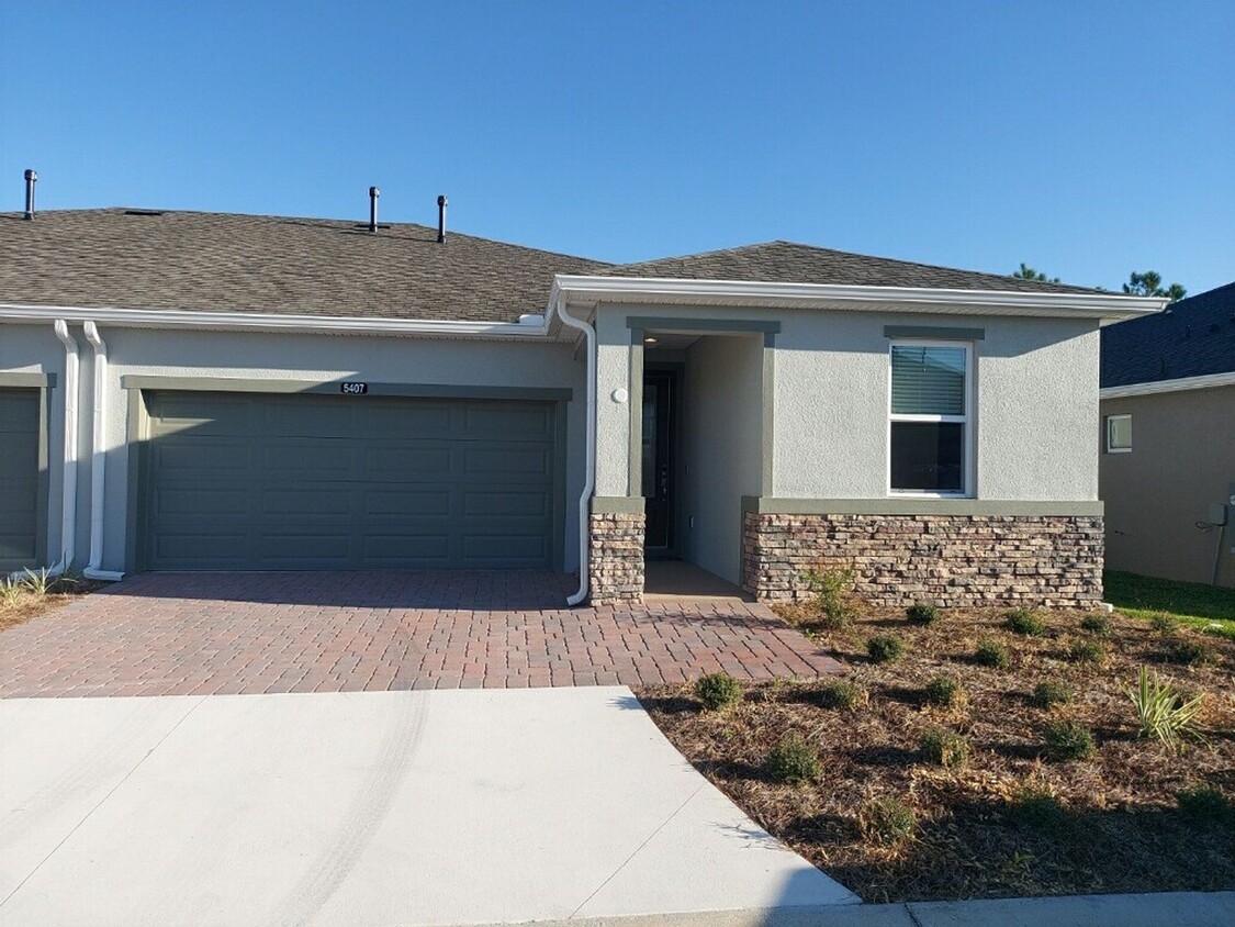 Primary Photo - 5704 NW 34 ST