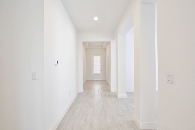 Building Photo - Modern 3/3 Gorgeous Home with a 2 Car Gara...