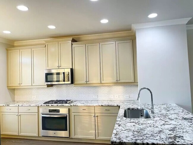 Foto del edificio - 1076 Township Square, Unit 1076