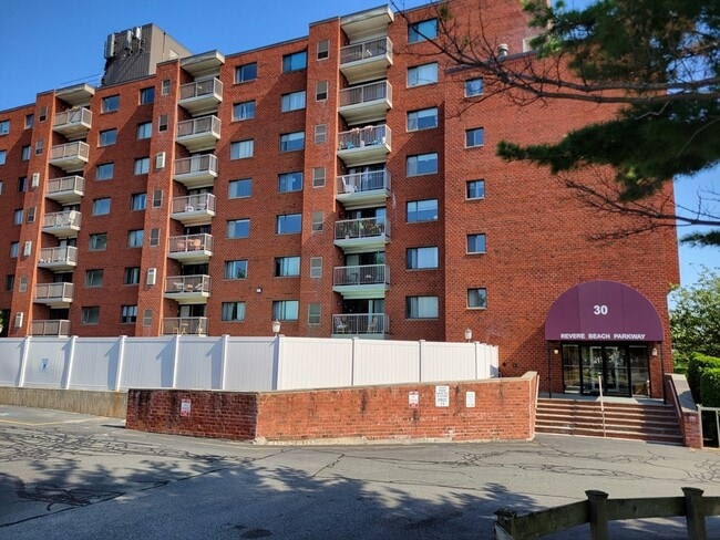 Foto del edificio - 30 Revere Beach Pkwy
