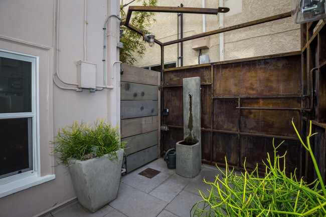 Entry - 43 Dudley Ave