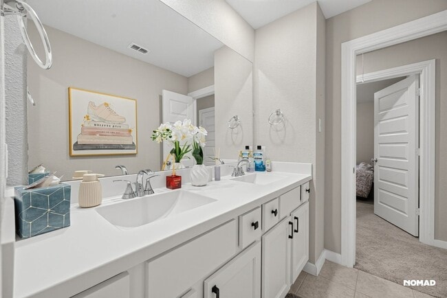 Building Photo - 3958 Oak Crk Cir
