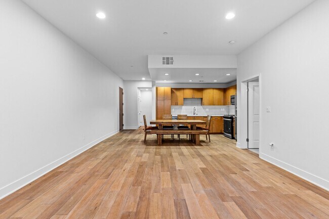 Foto del edificio - Stunning Modern Luxury 3BD/2BA Condo in Ma...