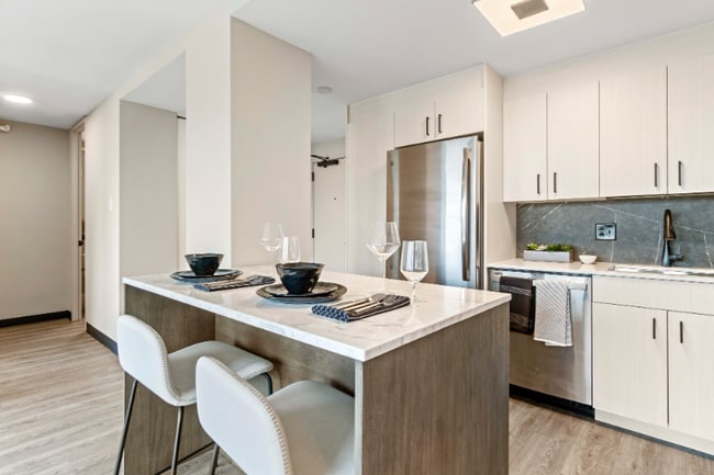 Photo - 1912 W Harrison St Apartment