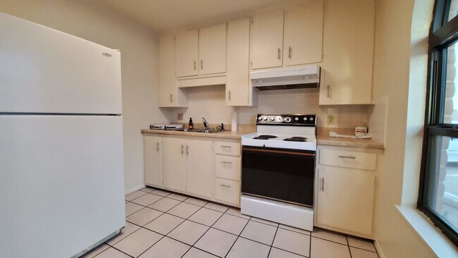 Foto del edificio - 2nd St Apartment
