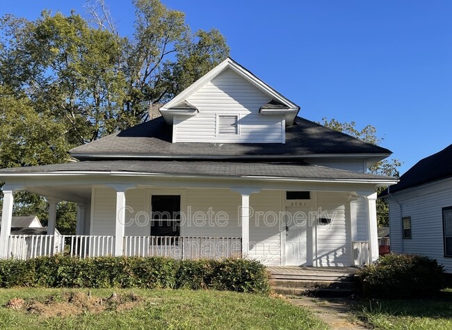 Building Photo - 2701 Ave H