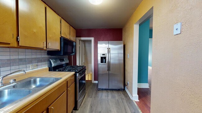 Foto del edificio - 2426 W Franklin St