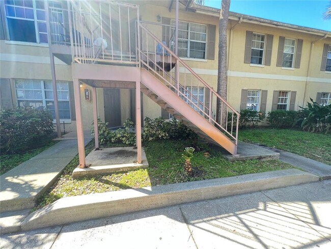 Foto del edificio - 3651 N Goldenrod Rd