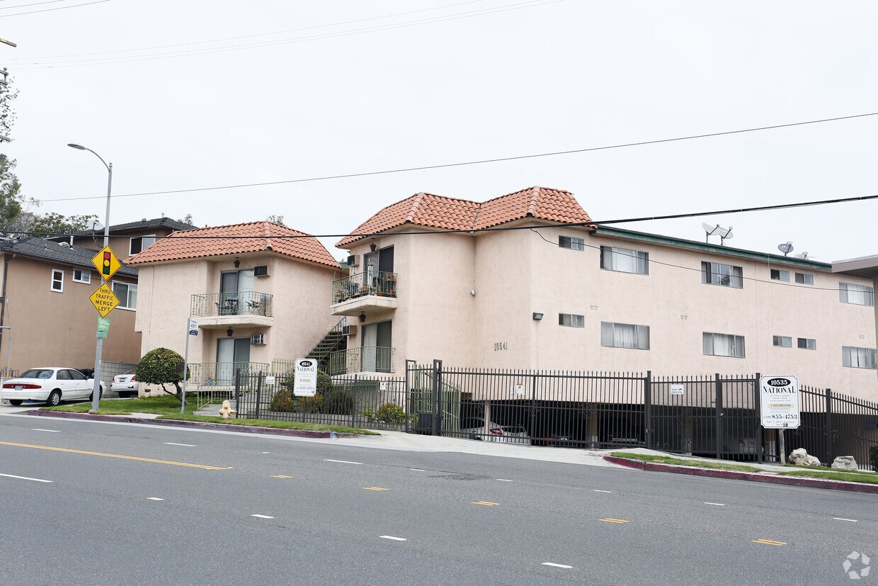 Building Photo - 10541 National Blvd