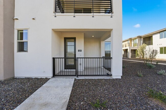 Building Photo - Brand-New 2025 Contemporary Condo | 2 Bed + 2 Bath | Prime North Phoenix Location