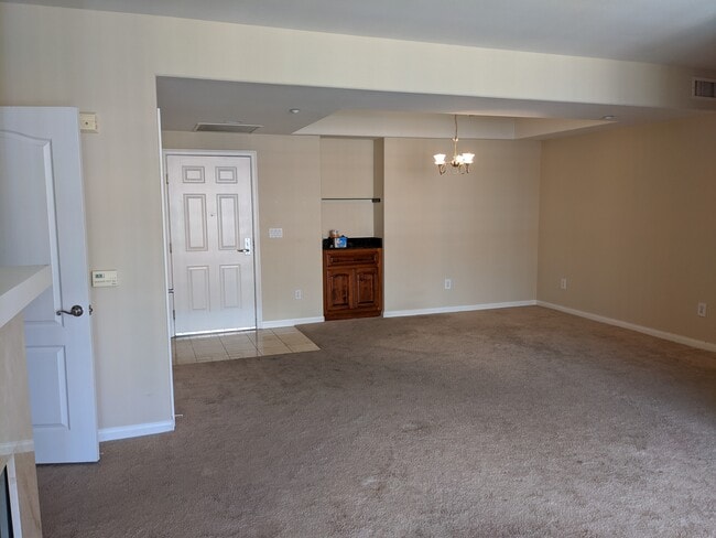 Dining room - 130 E San Fernando St Apartment