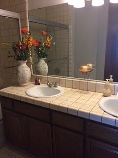 Master bathroom - 1077 Park Ave