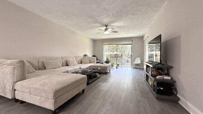 Foto del edificio - 2925 SW 22nd Ave