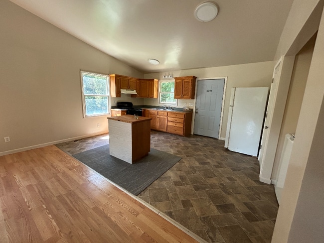 Building Photo - 649 Wadlow Gap Rd