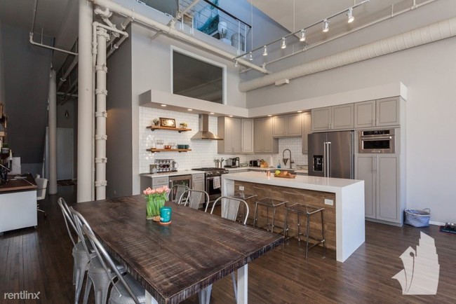 Foto del edificio - 3024 N Lincoln Ave