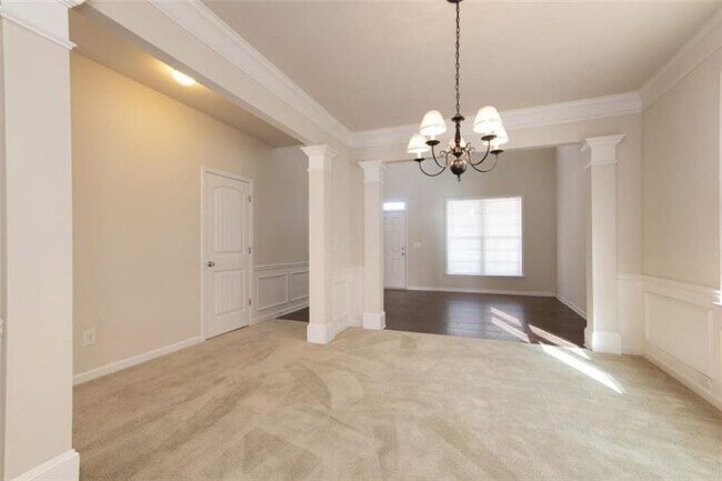 Building Photo - 7303 Birdsong Pl