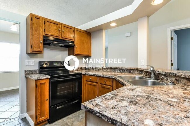 Building Photo - 5649 Beaverbrook St