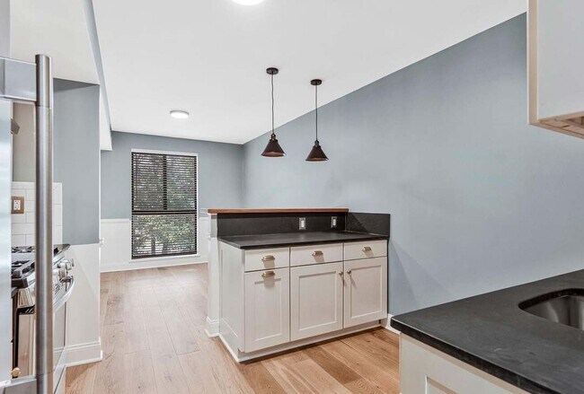 Building Photo - 2074 Royal Fern Ct