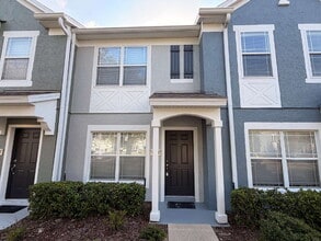 Building Photo - 4430 SW 49th Ave