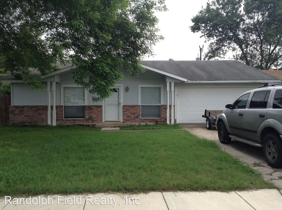 Primary Photo - 3 br, 2 bath House - 304 WAGON CROSSING
