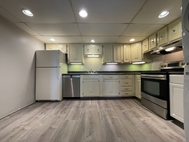 Foto del edificio - 4511 Forest Ln