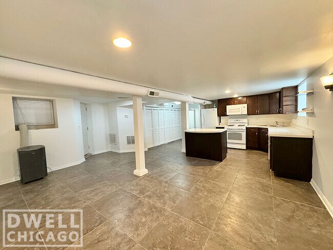 Foto del edificio - 2456 N Francisco Ave