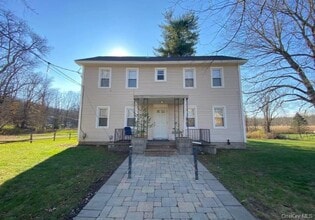 Building Photo - 116-118-118 Carpenter Rd