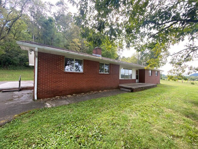 Building Photo - 8635 Kodak Rd