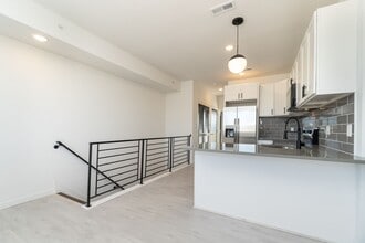 Building Photo - 5617 Sansom St