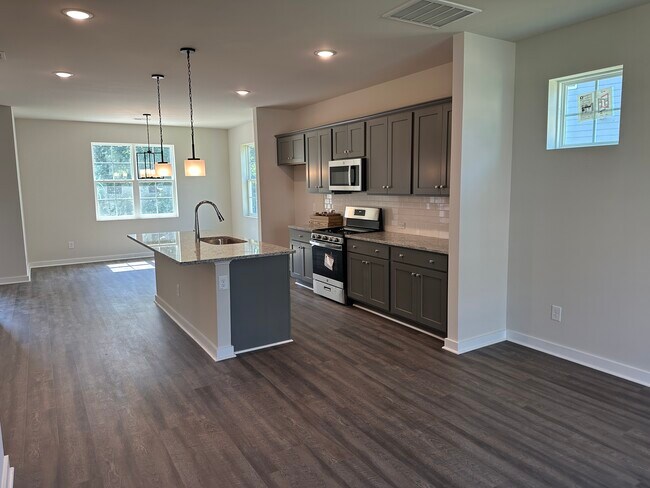 Kitchen - 810 Laurel Gate Dr