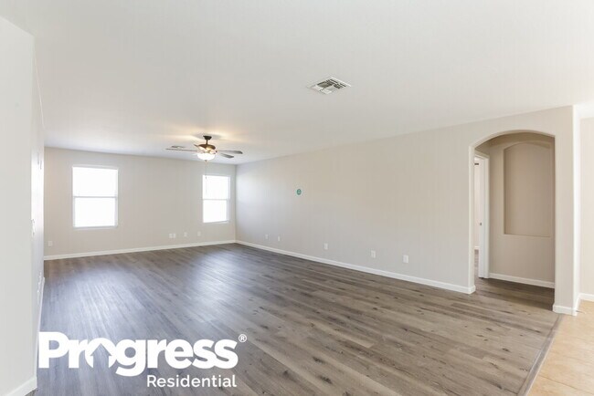 Building Photo - 6041 S 20th Ave