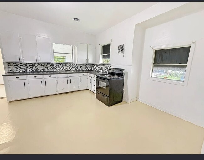Cocina - 1500 Avenue C