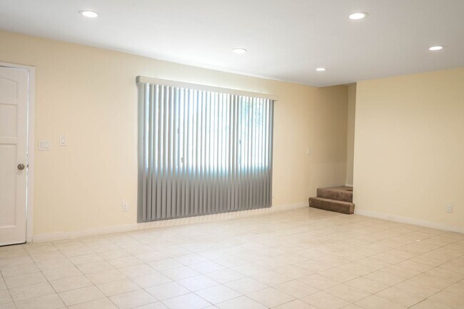 Foto del edificio - 3063 Randolph St