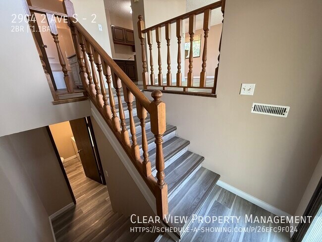 Photo du bâtiment - 2 bedroom, 1.5 bathroom by-level home in S...