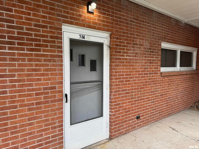 Foto del edificio - 2925 Dubuque St
