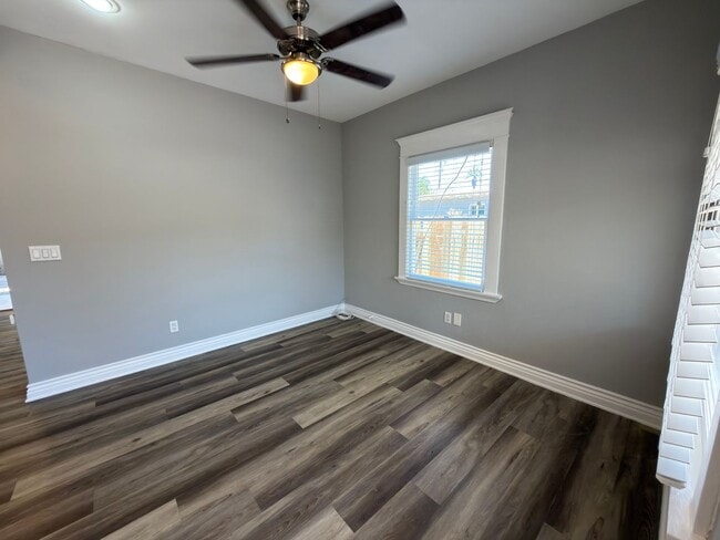 Building Photo - 418 E La Veta Ave