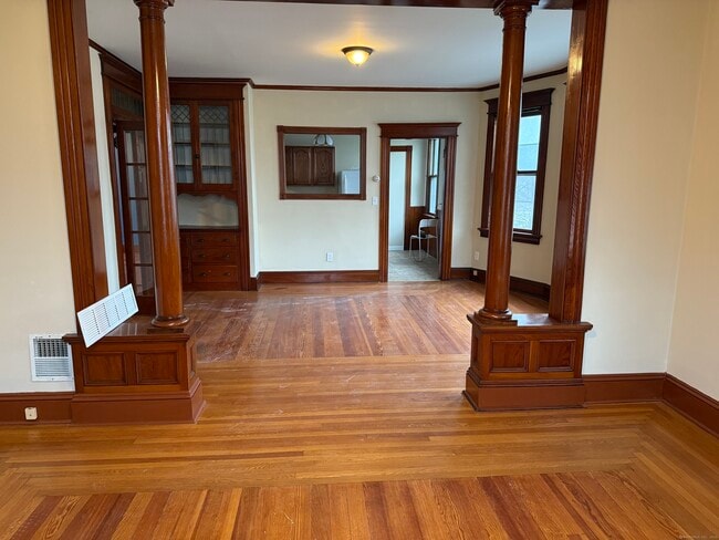 Foto del edificio - 323 Olivia St