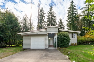 Building Photo - 15323 SE 42nd St