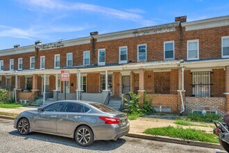 Building Photo - 2335 Lauretta Ave
