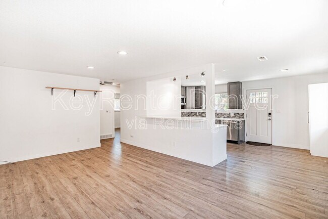 Foto del edificio - 1478 W Dakota Ave