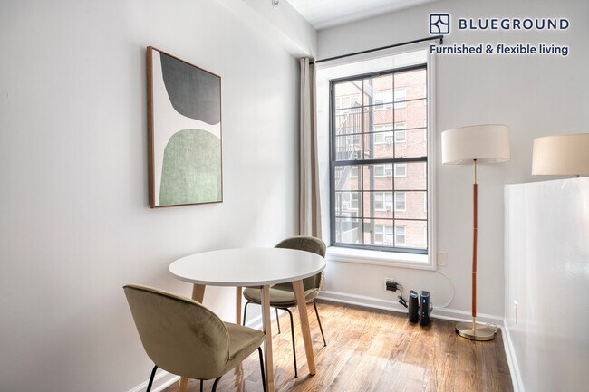 Building Photo - 233 E 34th St