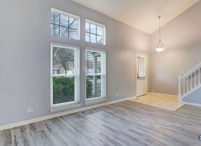 Building Photo - 486 Buckingham Dr